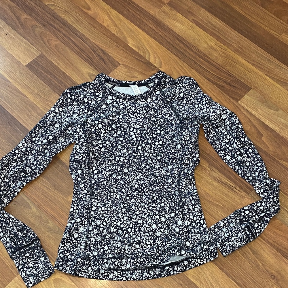 Lululemon  "It's Rulu Run" Black and White Floral Long-Sleeve Women's Top size 2